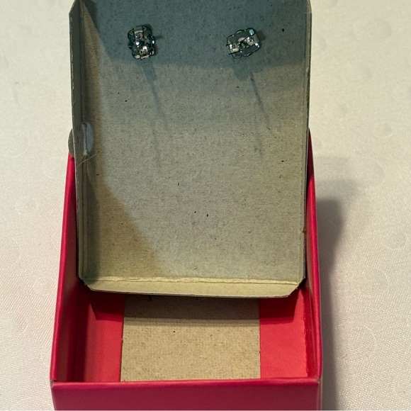 Avon Studio 1886 Waterfall Chandelier Earrings New In Original Box - Picture 5 of 6